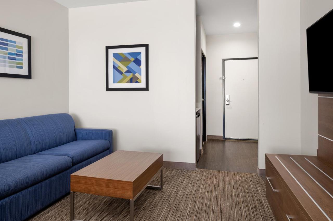 Holiday Inn Express & Suites Graham By Ihg Exterior photo