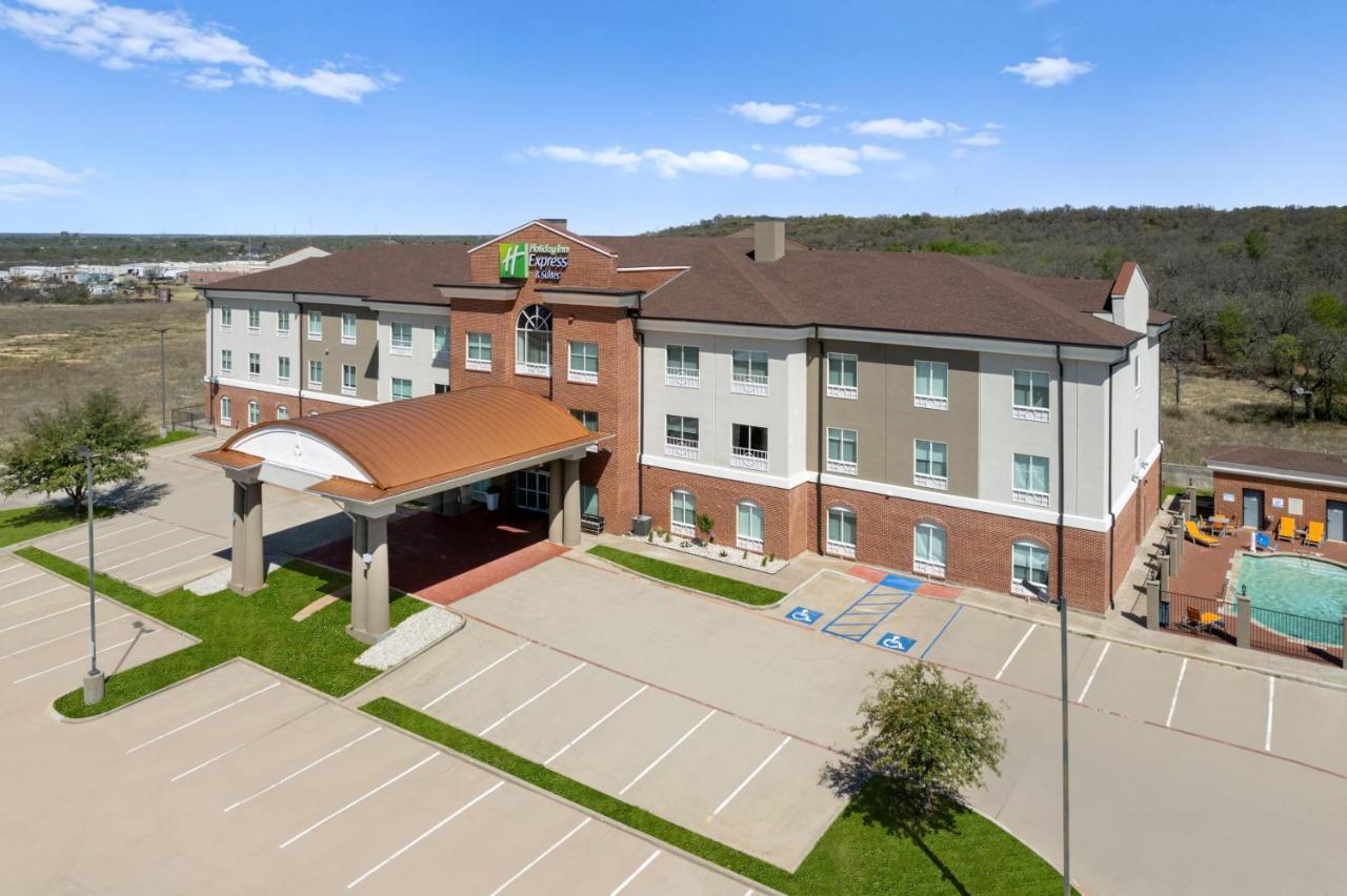 Holiday Inn Express & Suites Graham By Ihg Exterior photo
